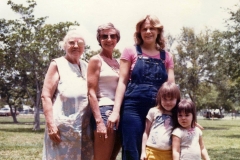 Grandma-Jackson-Lois-Kat-Krystal-Jessica